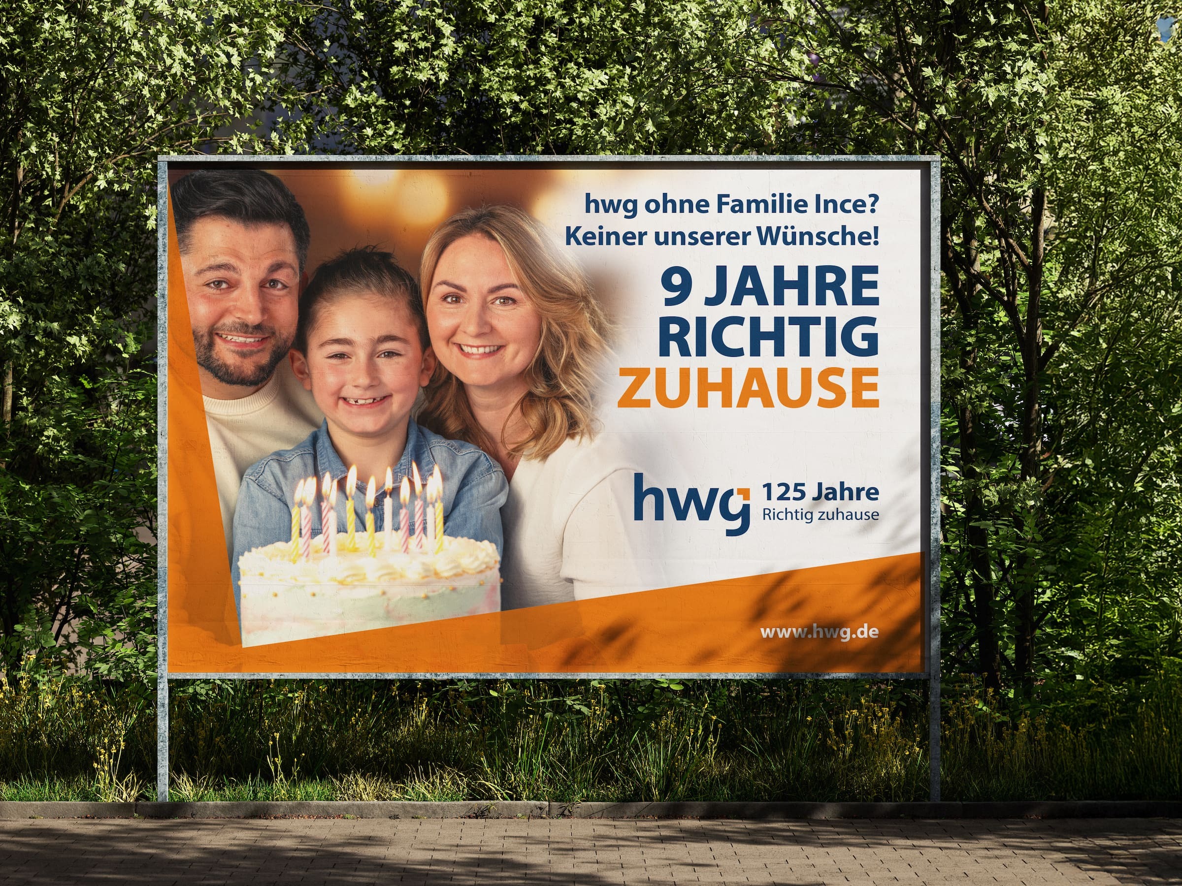 Outdoor advertising display for hwg Hattingen's “Richtig zuhause” image campaign